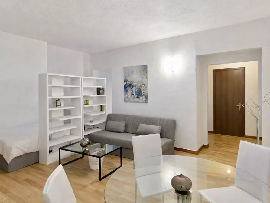 Immagine 2 di Appartamento in vendita  in VIA roma a Arona