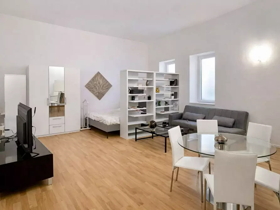 Immagine 3 di Appartamento in vendita  in VIA roma a Arona