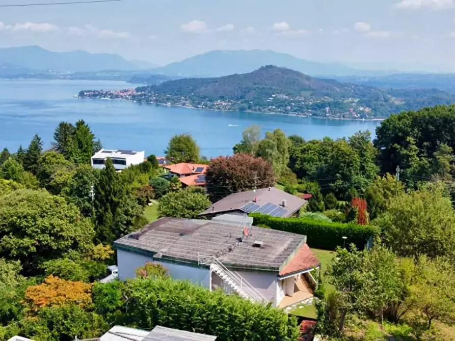 Immagine 21 di Villa in vendita  in VIA VERBANO 1 a Arona
