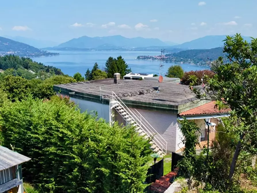 Immagine 23 di Villa in vendita  in VIA VERBANO 1 a Arona