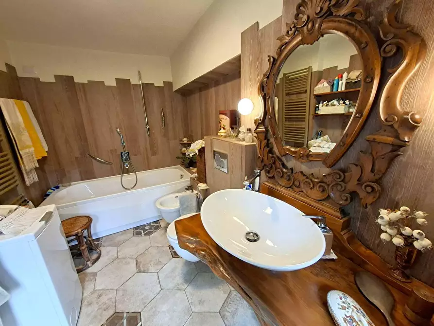 Immagine 15 di Villa in vendita  in VIA Principe Piemonte a Stresa