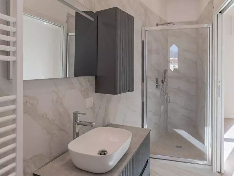 Immagine 13 di Appartamento in vendita  in VIA martiri liberta' a Arona