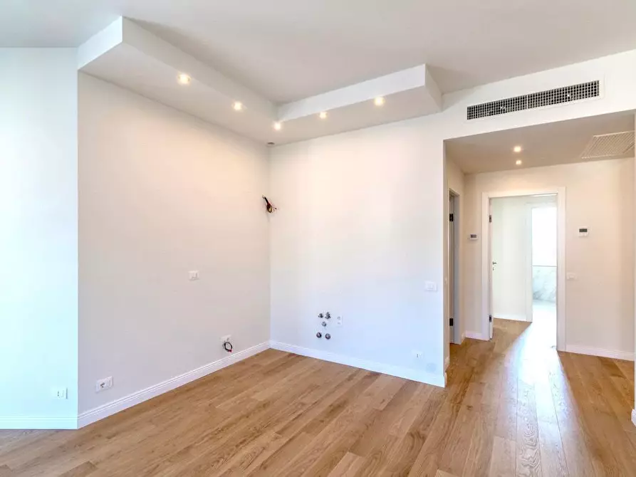 Immagine 5 di Appartamento in vendita  in VIA martiri liberta' a Arona