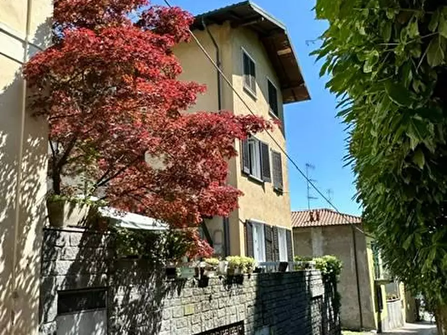 Immagine 2 di Appartamento in vendita  in VIA sempione a Meina