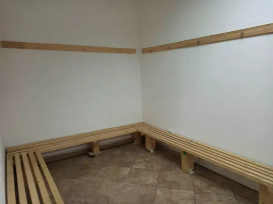 Immagine 3 di Locale commerciale in affitto  in michele bianchi a Avellino