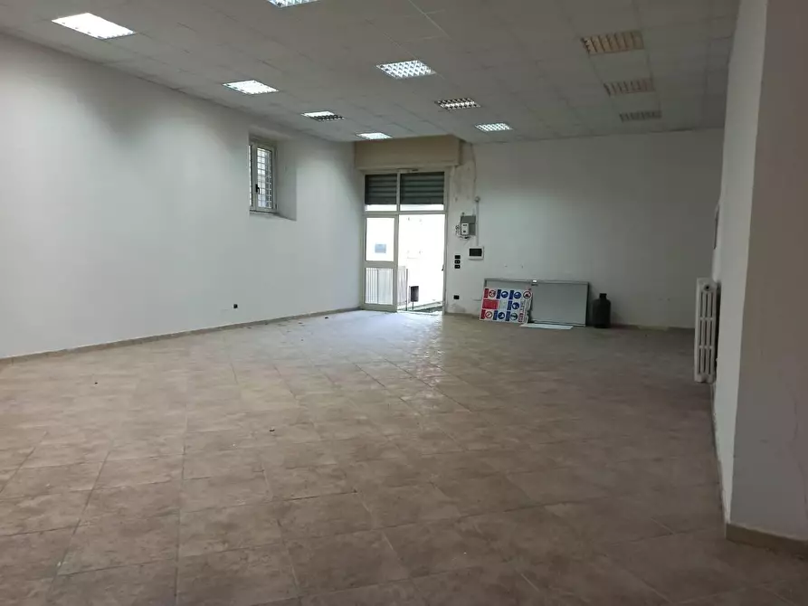 Immagine 1 di Locale commerciale in affitto  in michele bianchi a Avellino
