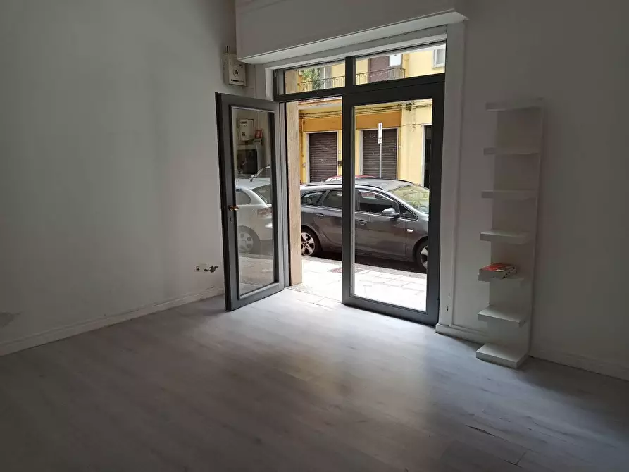 Immagine 2 di Locale commerciale in affitto  in VIA guarini a Avellino