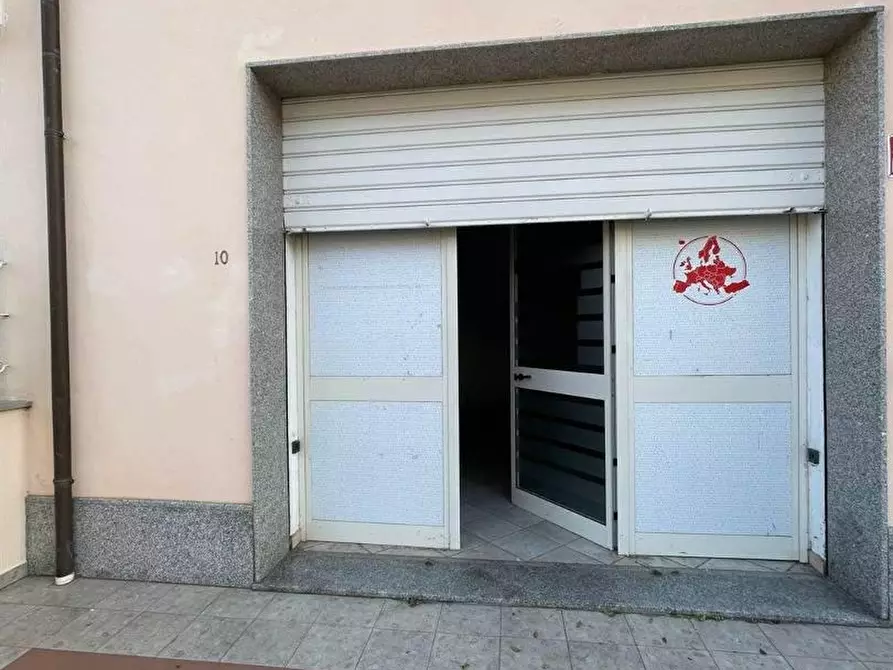Immagine 1 di Locale commerciale in affitto  a Lamezia Terme