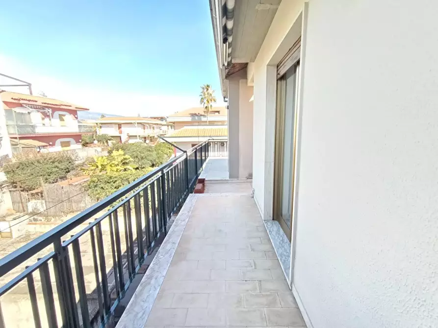 Immagine 2 di Appartamento in vendita  in VIA cale a Acireale