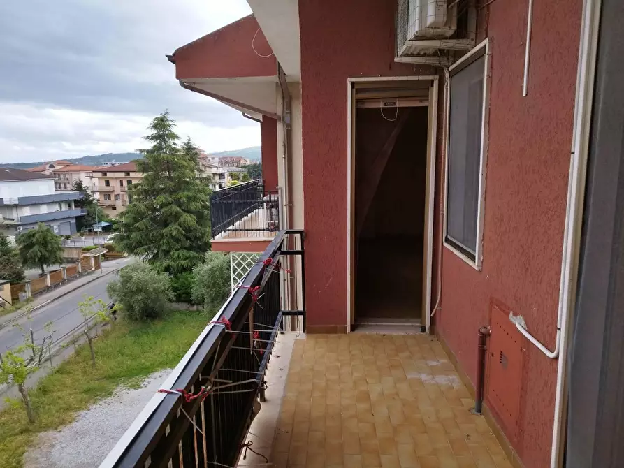 Immagine 10 di Appartamento in vendita  in VIA via del pino loricato 25 a Castrovillari