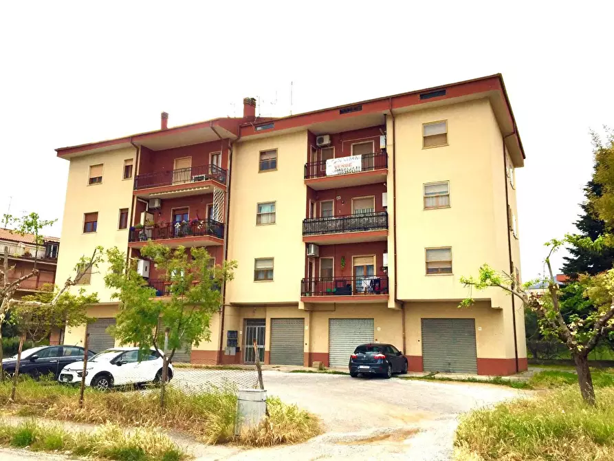 Immagine 1 di Appartamento in vendita  in VIA via del pino loricato 25 a Castrovillari