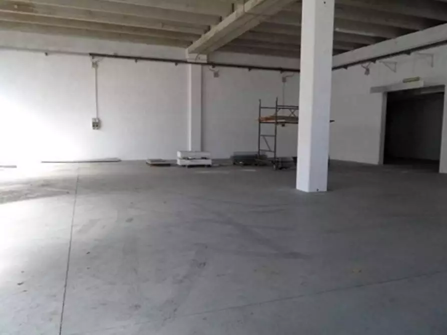Immagine 7 di Capannone industriale in vendita  in VIA dei ronchi 51 a Alpignano