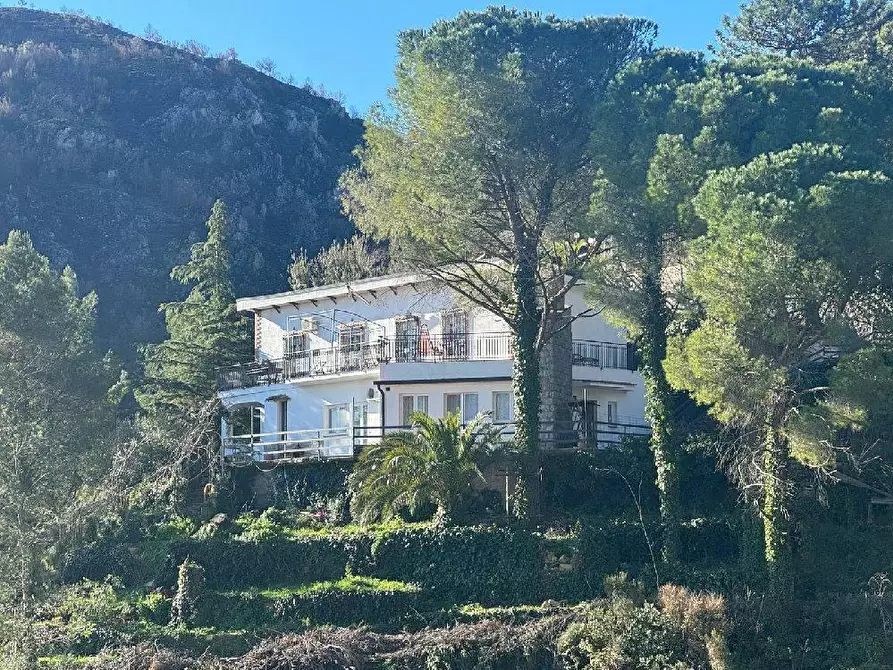 Immagine 1 di Villa in vendita  in VIA gioacchino  crisafulli 11 a Monreale