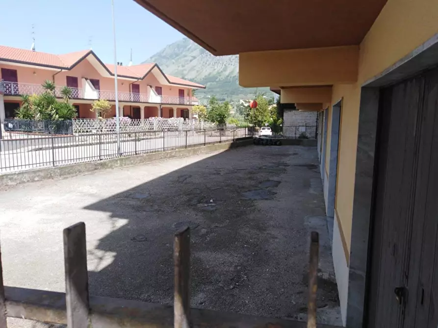 Immagine 3 di Locale commerciale in affitto  in VIA cirignano a Montesarchio