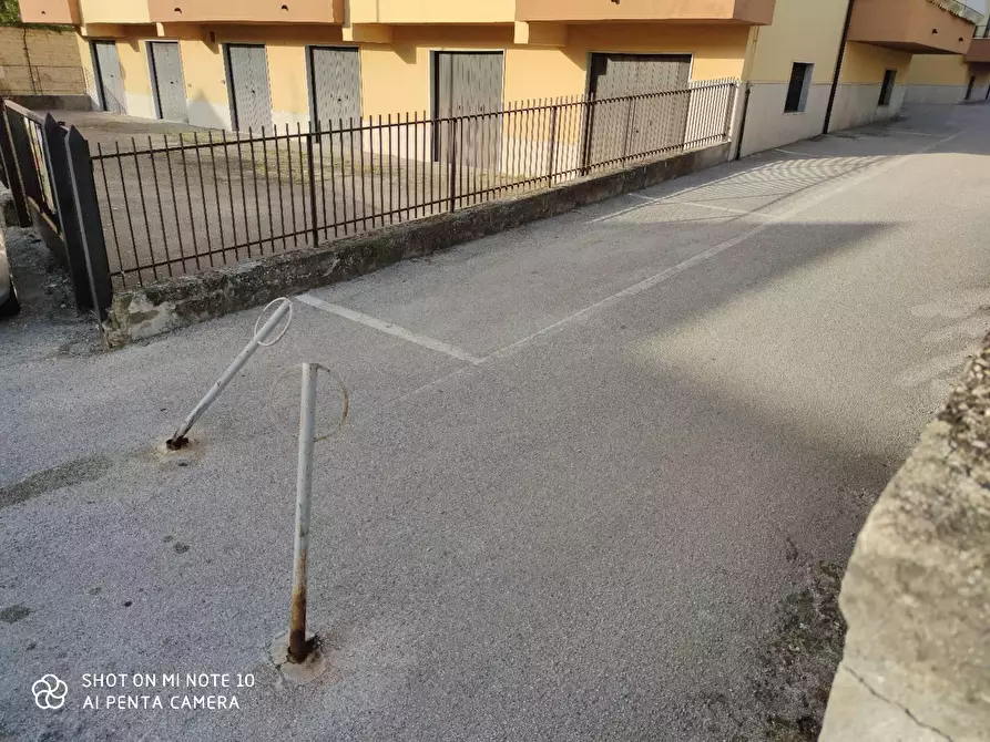 Immagine 4 di Locale commerciale in affitto  in VIA cirignano a Montesarchio