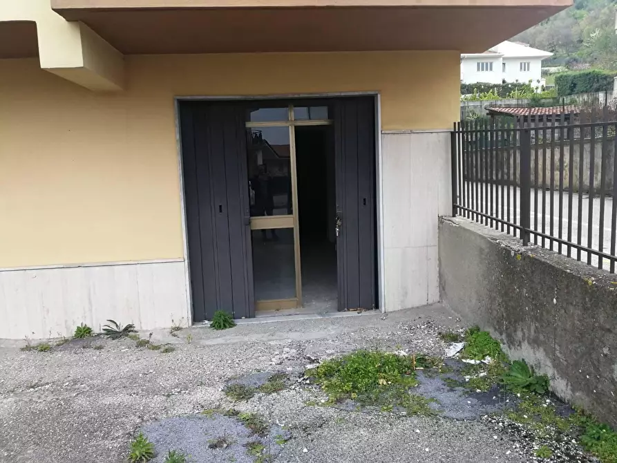 Immagine 5 di Locale commerciale in affitto  in VIA cirignano a Montesarchio