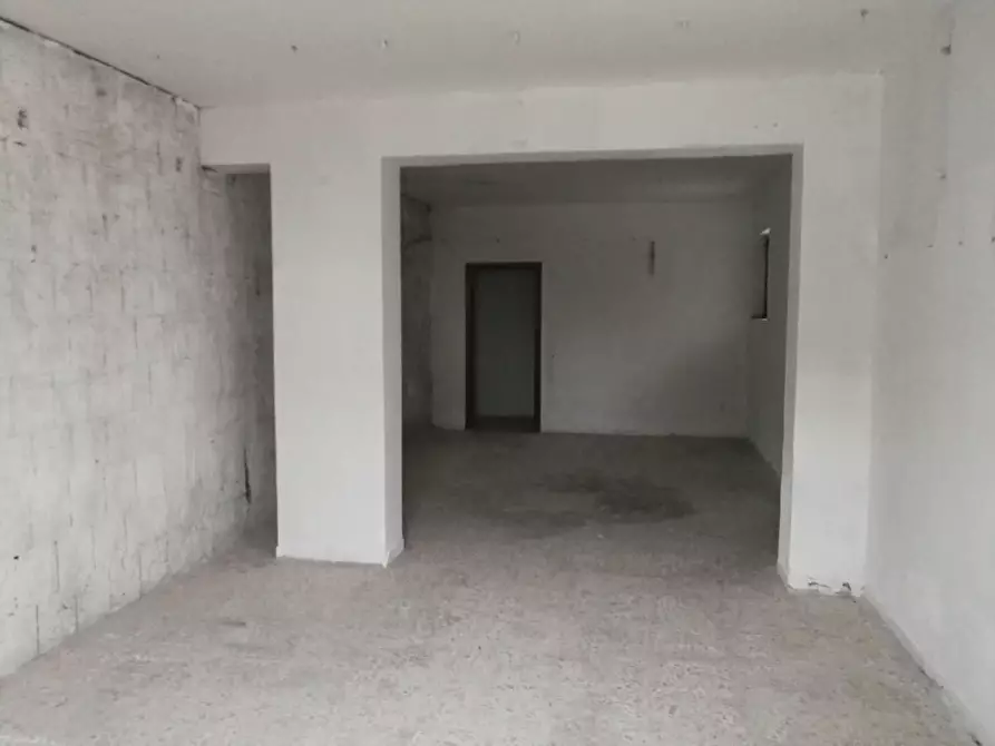 Immagine 6 di Locale commerciale in affitto  in VIA cirignano a Montesarchio