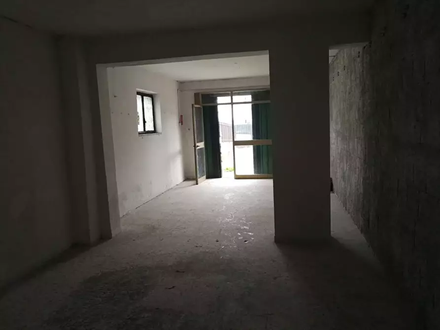 Immagine 7 di Locale commerciale in affitto  in VIA cirignano a Montesarchio
