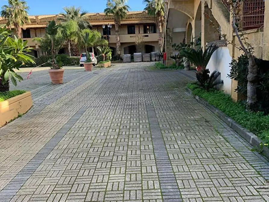 Immagine 15 di Appartamento in vendita  in VIALE himera 3 a Campofelice Di Roccella