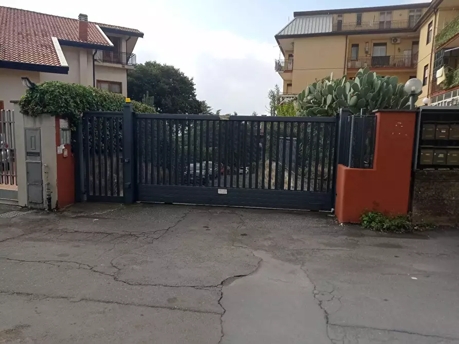 Immagine 1 di Appartamento in vendita  in VIA cesare  battisti 34 a Belpasso