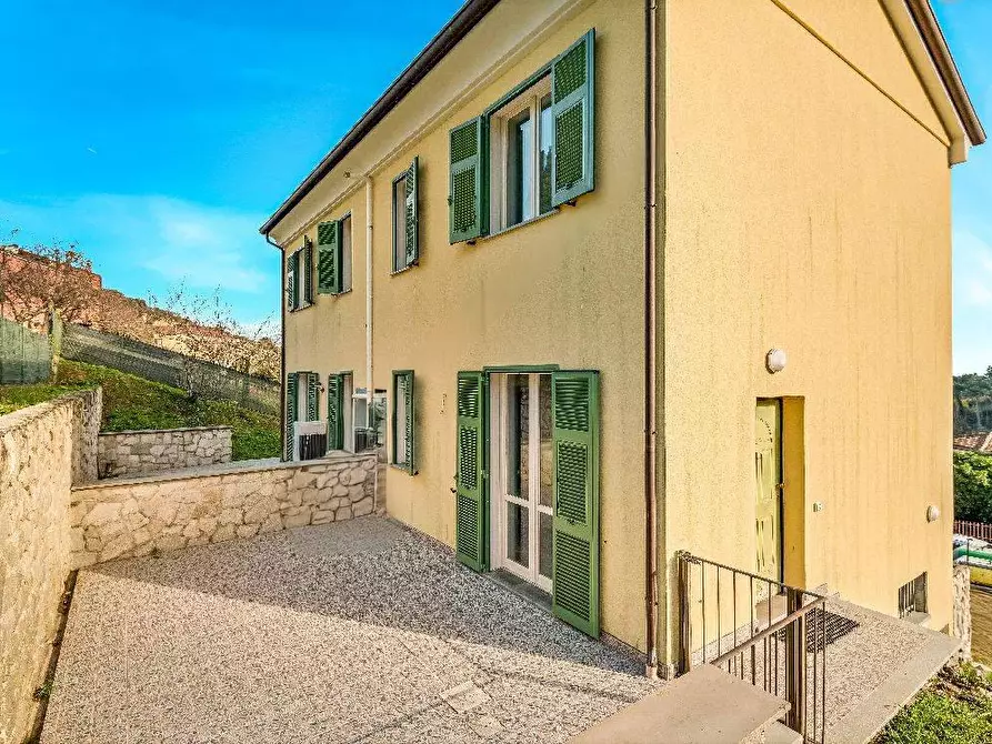 Immagine 13 di Casa bifamiliare in vendita  in VIA colombo a Ameglia