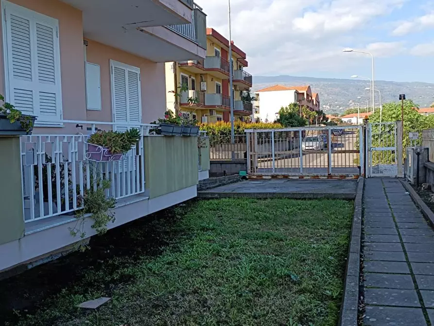 Immagine 1 di Appartamento in vendita  in VIA pietralonga a Mascali