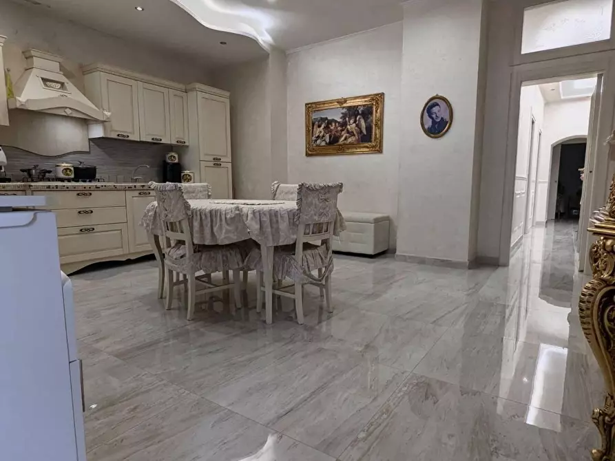 Immagine 11 di Appartamento in vendita  a Torre Annunziata