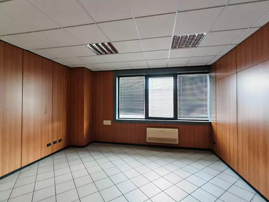 Immagine 13 di Capannone industriale in affitto  in VIA zuccherificio a Lamezia Terme