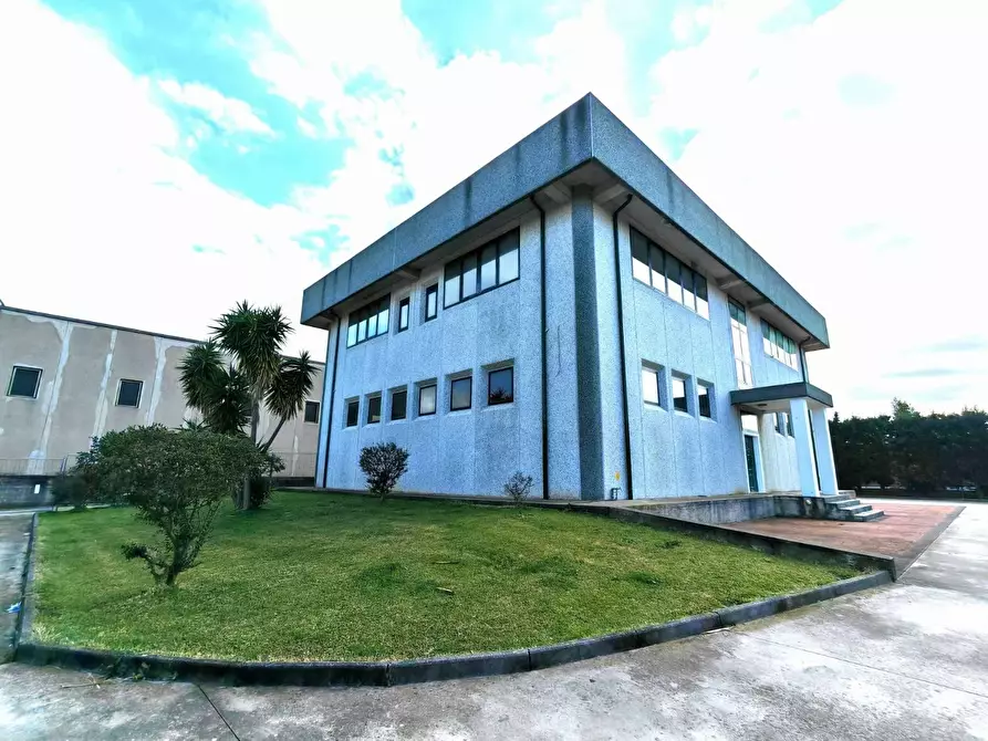 Immagine 1 di Capannone industriale in affitto  in VIA zuccherificio a Lamezia Terme