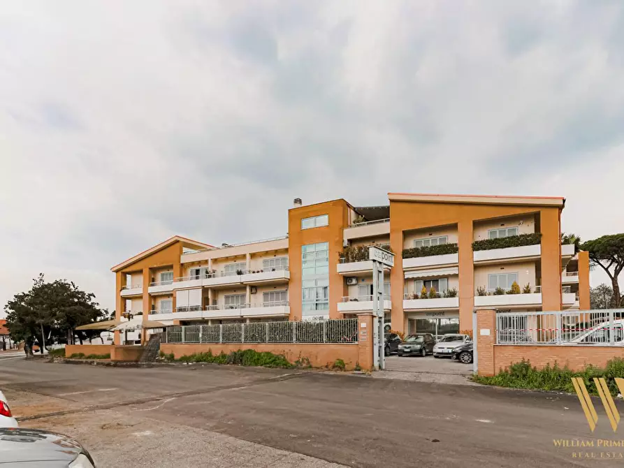 Immagine 4 di Ufficio in affitto  in VIA appia nuova 801 a Roma