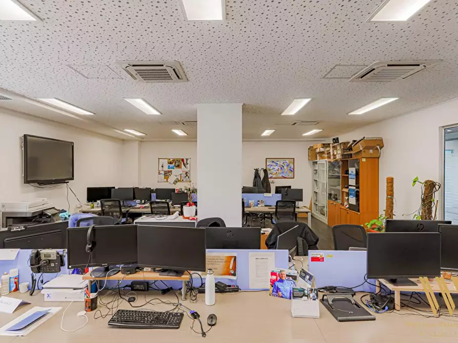 Immagine 7 di Ufficio in affitto  in VIA appia nuova 801 a Roma