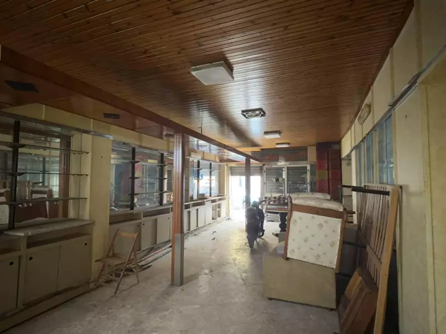 Immagine 2 di Locale commerciale in vendita  in CORSO Umberto I a Ficarazzi