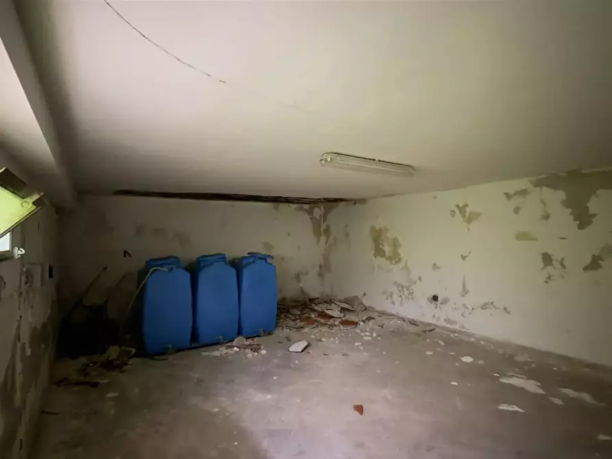 Immagine 7 di Locale commerciale in vendita  in CORSO Umberto I a Ficarazzi