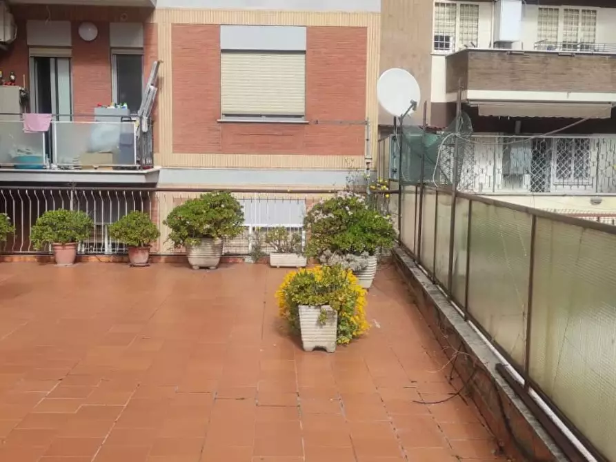 Immagine 25 di Appartamento in vendita  in VIA vacuna a Roma