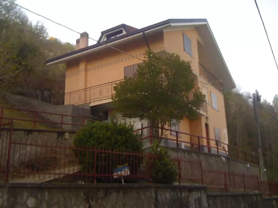 Immagine 1 di Villa in vendita  in STRADA borgata  giorda 42 a Rubiana