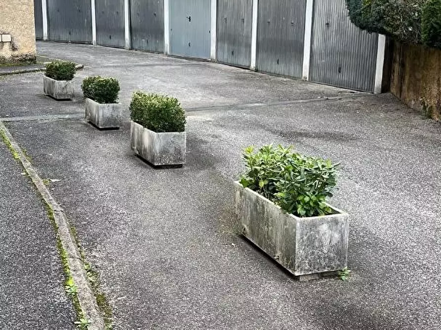 Immagine 2 di Box auto in vendita  in VIA fermo ognibene a Roma