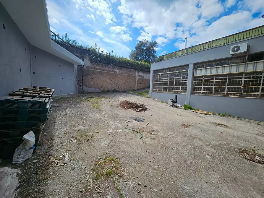 Immagine 10 di Locale commerciale in affitto  in VIA seminara 30 a Roma