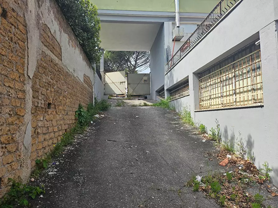 Immagine 12 di Locale commerciale in affitto  in VIA seminara 30 a Roma