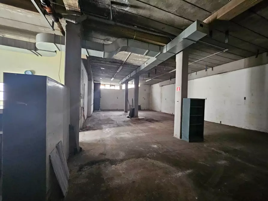 Immagine 3 di Locale commerciale in affitto  in VIA seminara 30 a Roma