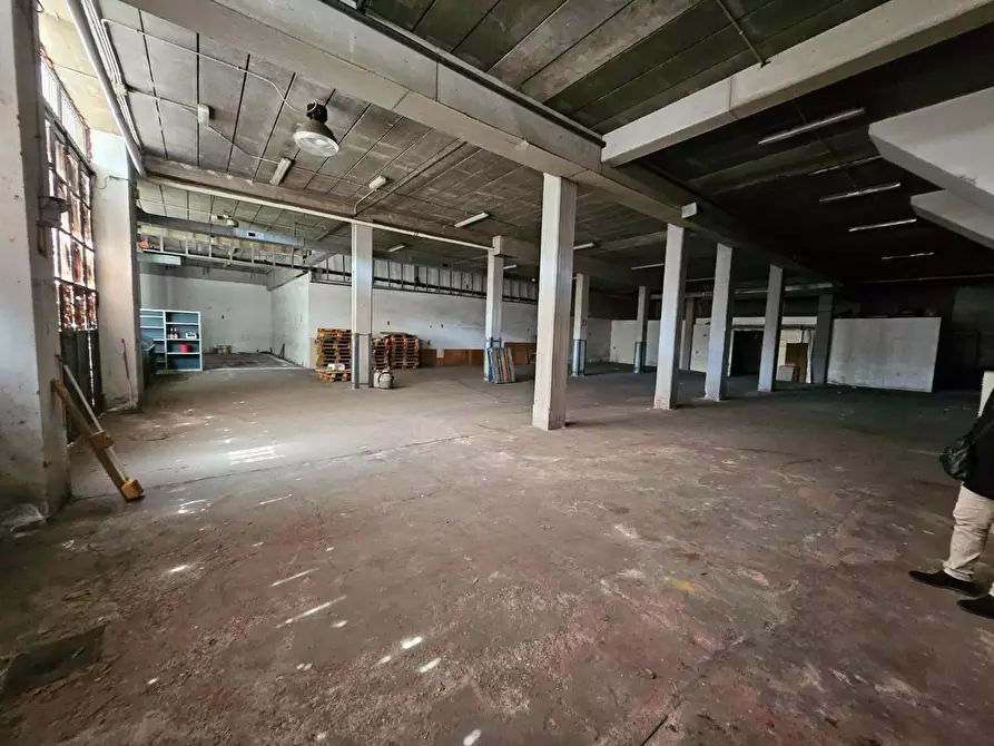 Immagine 5 di Locale commerciale in affitto  in VIA seminara 30 a Roma