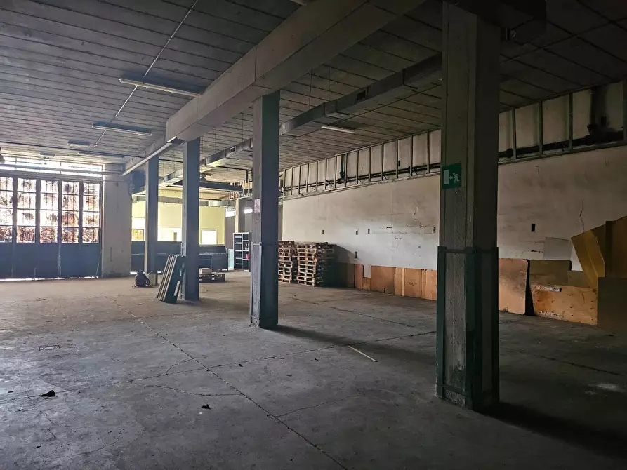 Immagine 7 di Locale commerciale in affitto  in VIA seminara 30 a Roma