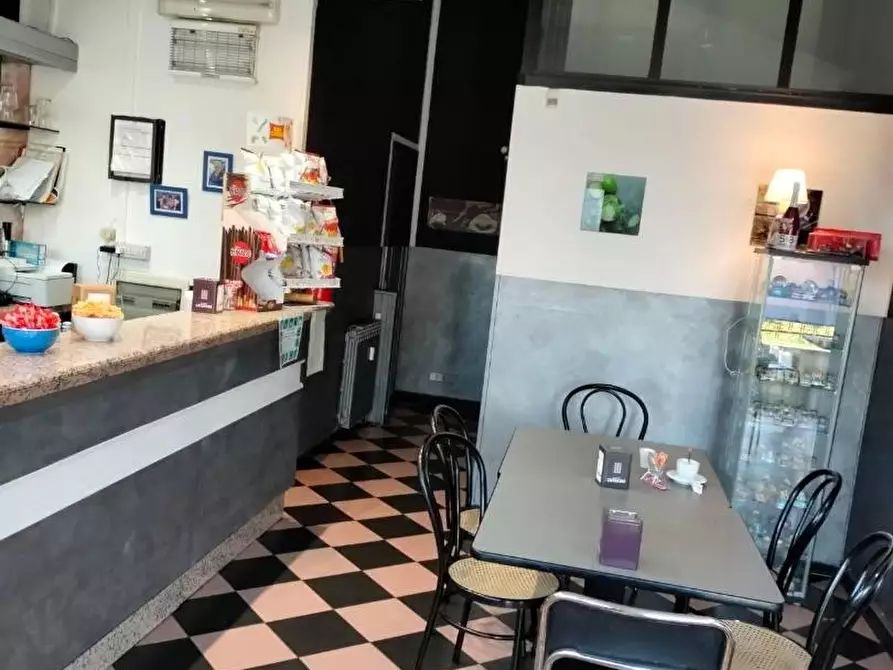 Immagine 11 di Locale commerciale in vendita  a Collegno