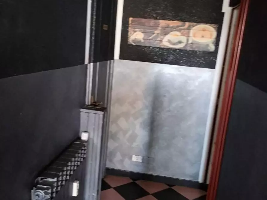 Immagine 14 di Locale commerciale in vendita  a Collegno