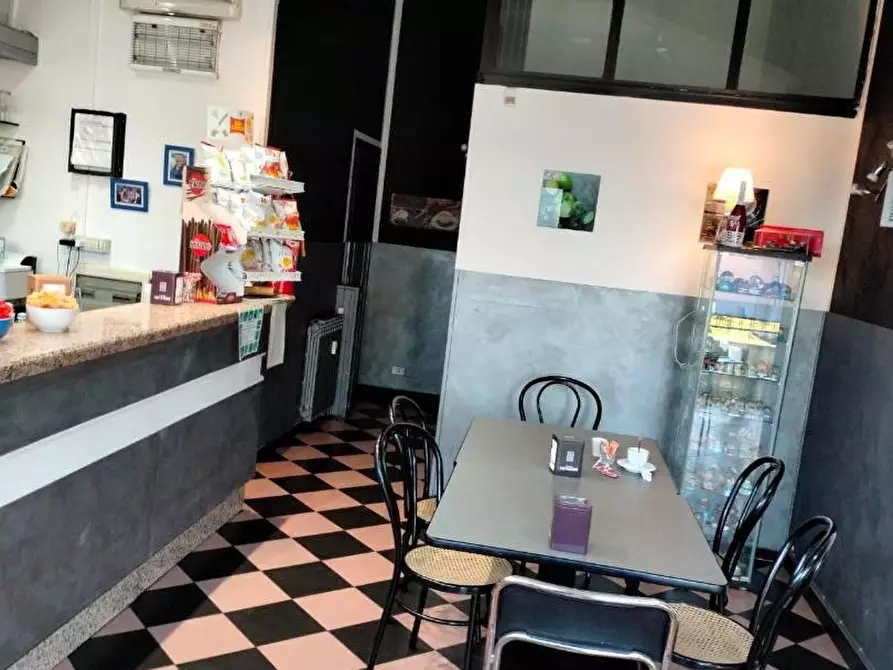 Immagine 9 di Locale commerciale in vendita  a Collegno