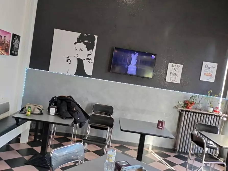 Immagine 1 di Locale commerciale in vendita  a Collegno