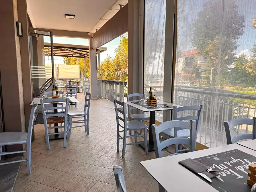 Immagine 1 di Locale commerciale in vendita  in VIA magna grecia 459 a Capaccio Paestum