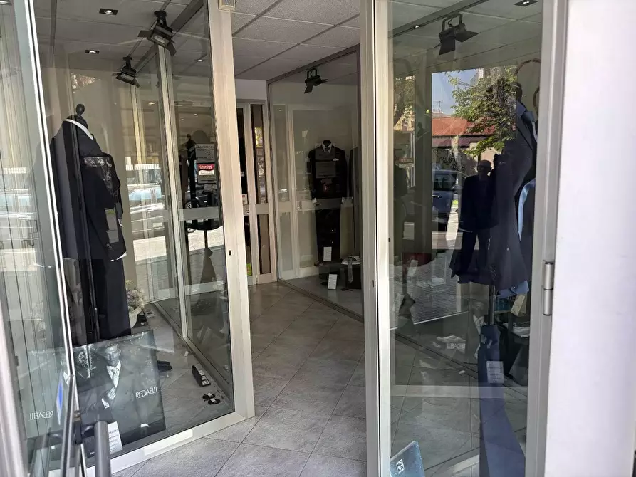 Immagine 8 di Attività commerciale in vendita  in VIALE XXIV maggio a Collegno