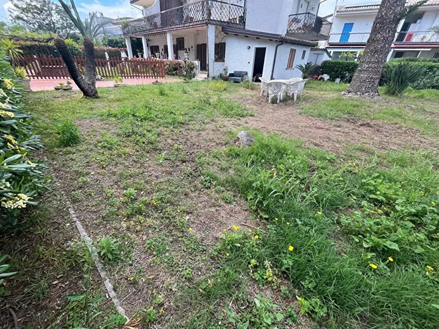 Immagine 21 di Appartamento in vendita  in VIALE delle  province a Montepaone