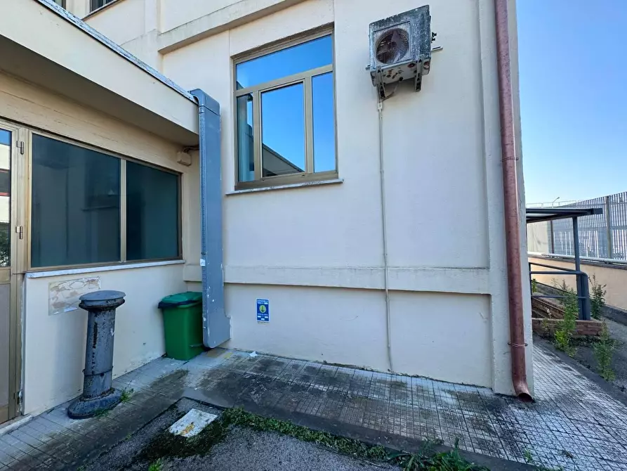 Immagine 10 di Capannone industriale in vendita  in VIA tito speri a Pomezia