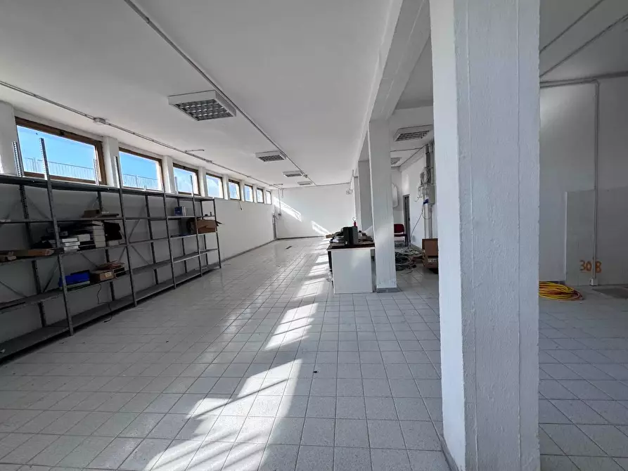 Immagine 7 di Capannone industriale in vendita  in VIA tito speri a Pomezia
